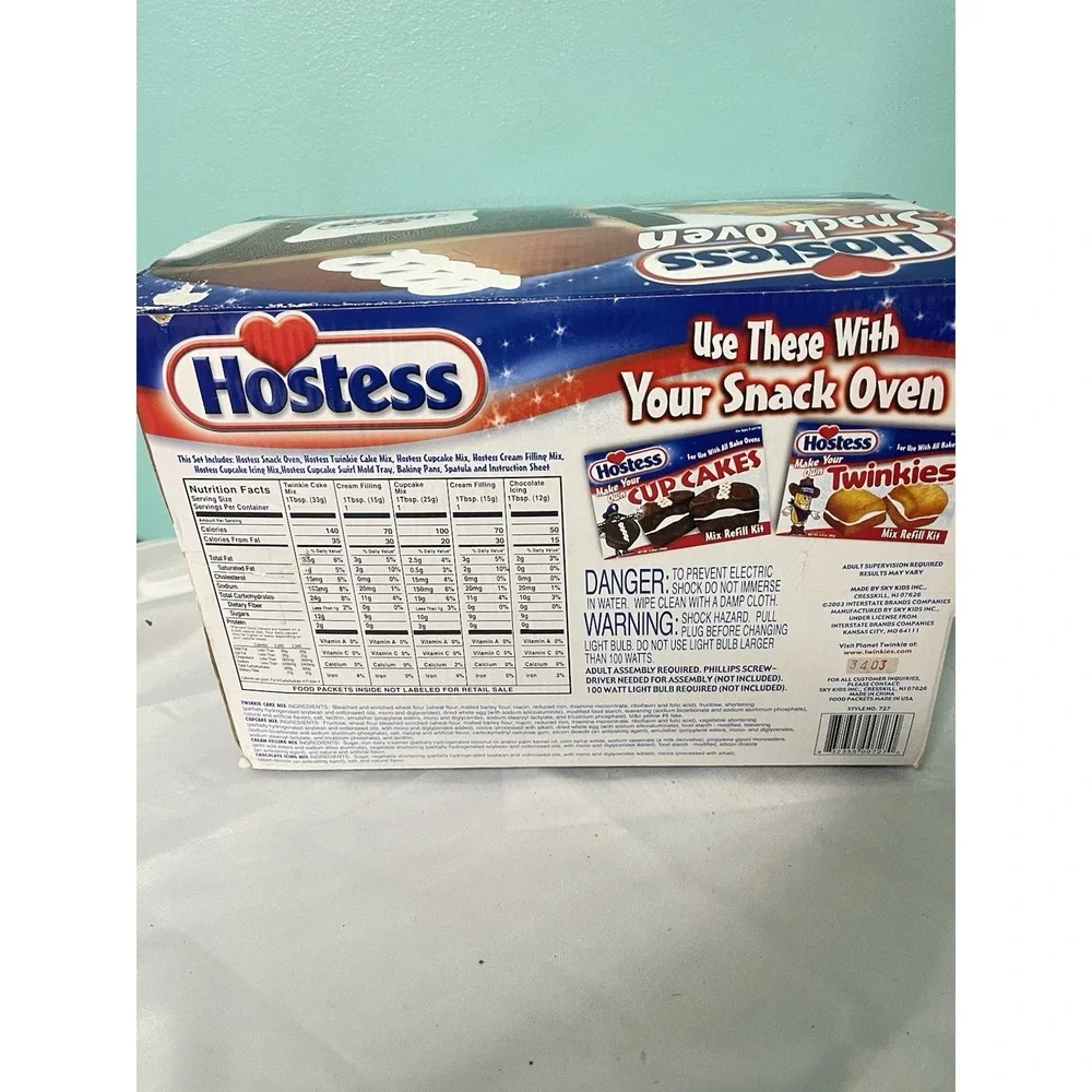 Hostess Twinkies and‎ Cup Cakes Snack Oven New 2003